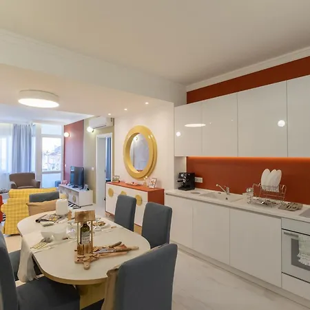 Lux 3bd-2ba On Vitosha Boulevard Apartment *